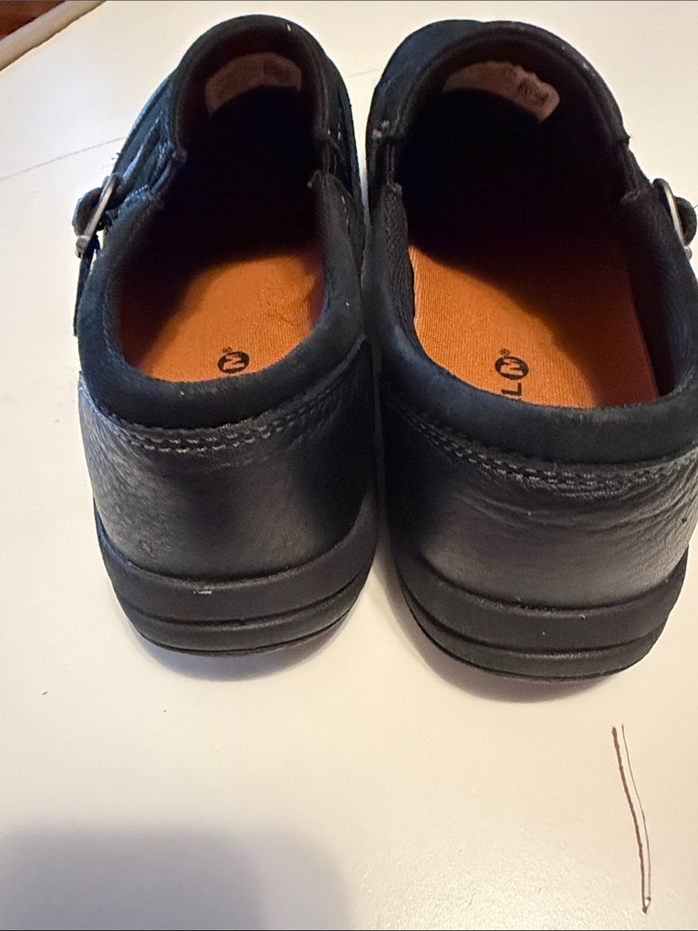 Merrell Woman’s Dassie style slip on casual loafer with buckle. Size 8. - Picture 4 of 14